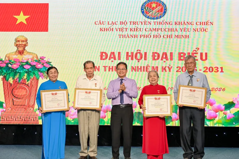 Tiếp tục ưu tiên chăm lo gia đình chính sách, gia đình liệt sĩ, người neo đơn
