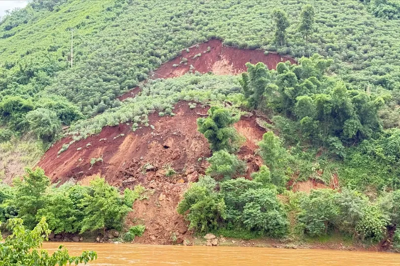 Thanh Hóa: Sạt lở hơn 160.000m³ đất đá, chia cắt giao thông