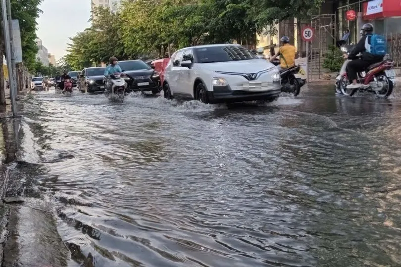 Chiều nay 11-10, triều cường tại TPHCM đạt đỉnh