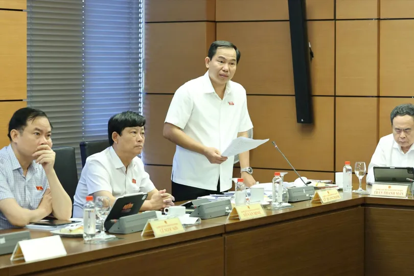 Chủ tịch Quốc hội Trần Thanh Mẫn phát biểu tại tổ ĐB TPHCM. Ảnh: QUANG PHÚC 