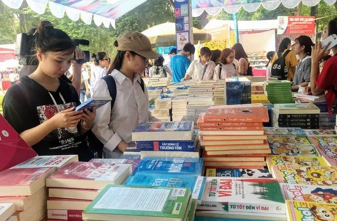 Vietnam National Book Awards spotlight academic value and social impact