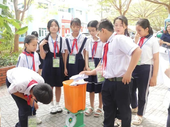 Waste sorting becomes way of life in Long Son