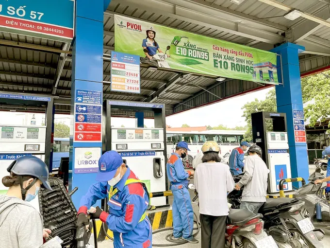 Fuel giants accelerate E10 rollout ahead of gasoline ban