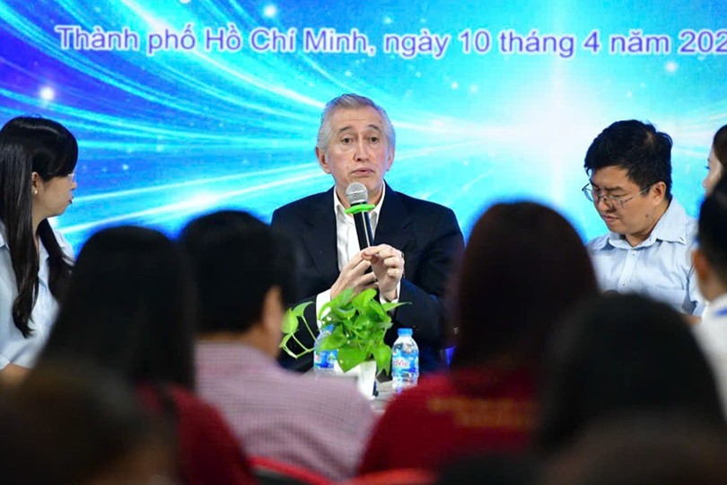 Father and son inventors help showcase Vietnamese ingenuity globally