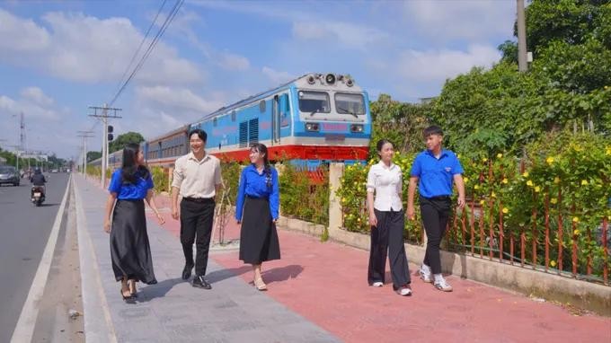 Communities across Vietnam turn trash into green spaces