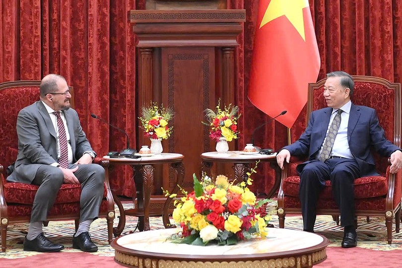 Vietnam welcomes US tech companies' long-term operations: Top leader