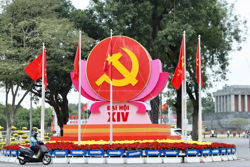 Flags, flowers, banners adorn streets in Hanoi to welcome 14th Party Congress