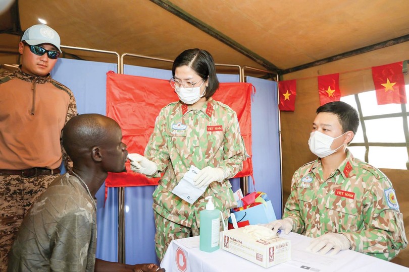 Vietnam affirms and raises its position on global stage