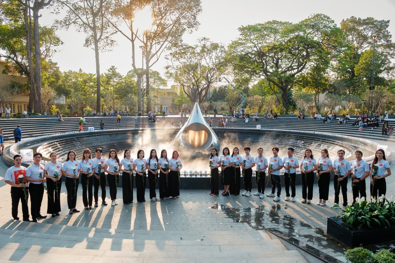 HCMC artists commemorate Covid-19 victims at No.1 Ly Thai To Park