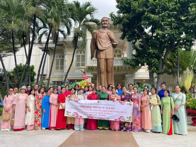 Numerous groups of visitors flock to Southern Women’s Museum