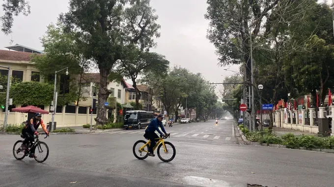 Temperatures in Hanoi set to drop as cold spell nears Northern border