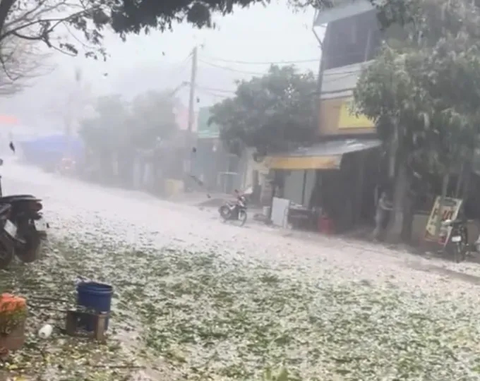Cold spell triggers thunderstorms, hail across Northern region