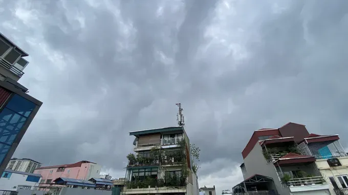 Cold air triggers widespread rain in Northern, Central regions