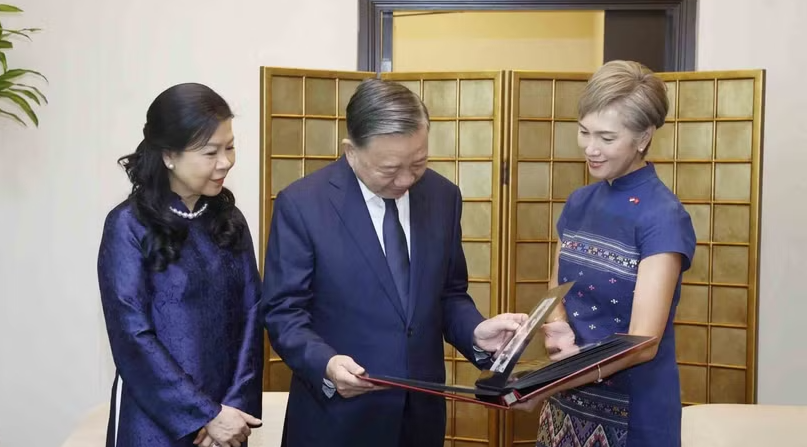 Top leader of Vietnam pays state visit to Philippines