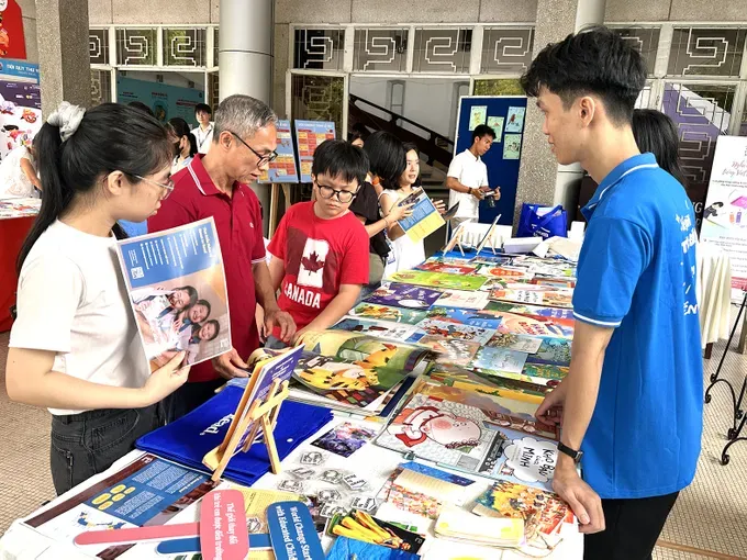 HCMC Children’s Book Fair joins hands to promote reading among young readers