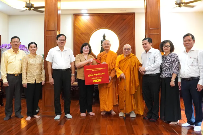 Lãnh đạo TPHCM thăm, chúc tết Hòa thượng Viên Minh, Hòa thượng Hộ Chánh