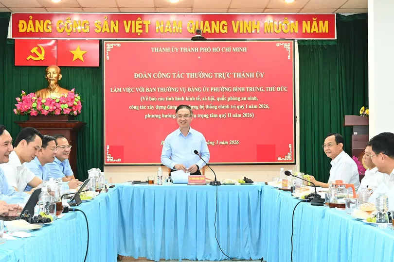 Phó Bí thư Thành ủy TPHCM Đặng Minh Thông phát biểu tại buổi làm việc. Ảnh VIỆT DŨNG