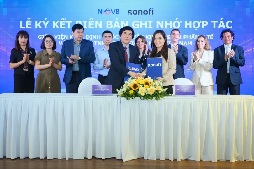 Toàn cảnh buổi ký kết