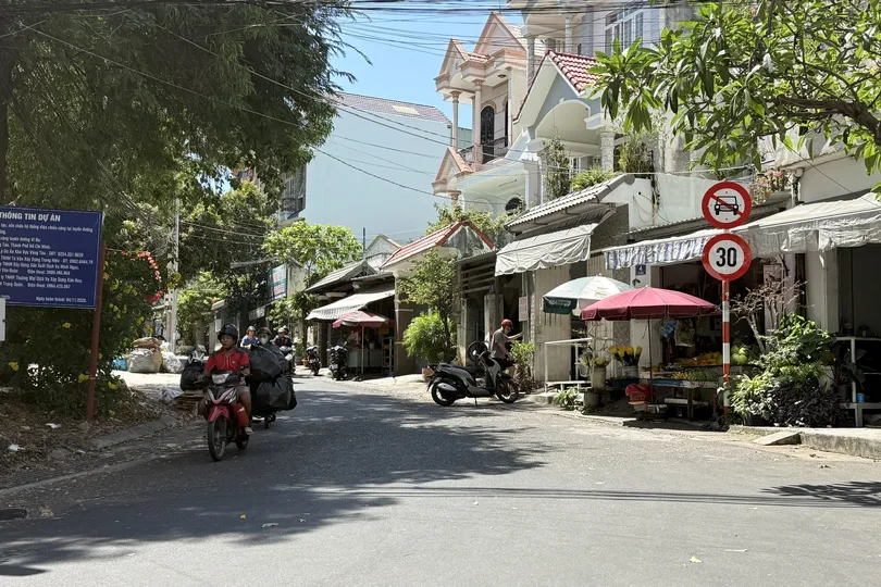 Tuyến đường Vi Ba dẫn lên núi Lớn (Tương Kỳ)