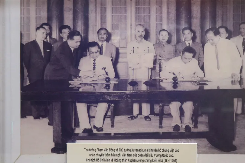 Thủ tướng Phạm Văn Đồng cuộc đời và sự nghiệp qua hiện vật lịch sử