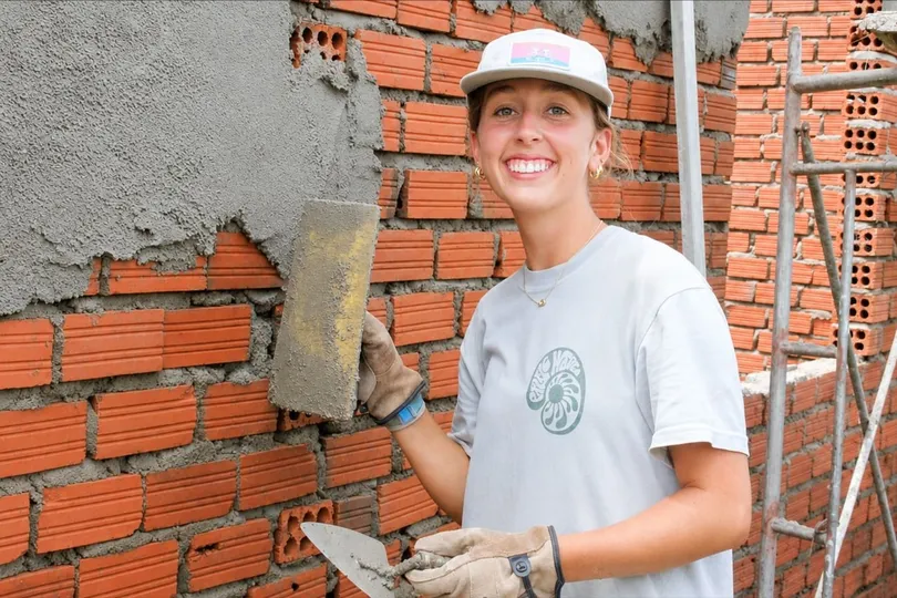 Học sinh Mỹ góp sức xây dựng nhà nhân ái ở Quảng Ngãi
