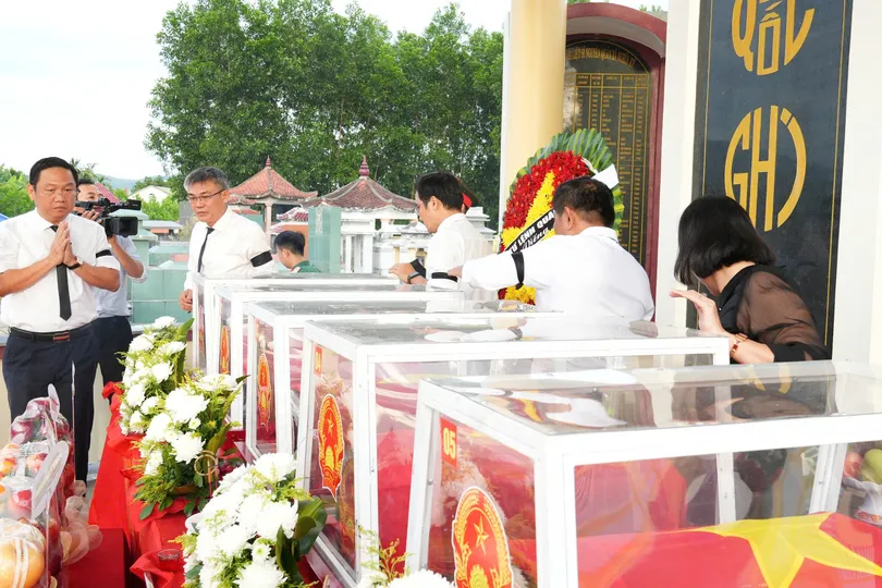 Truy điệu, an táng 5 hài cốt liệt sĩ được phát hiện tại khu vực Gò Tràm, Quảng Ngãi