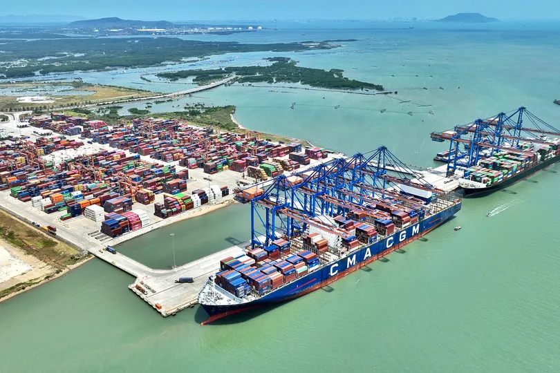 Cảng Gemalink (phường Tân Phước) là một trong những cảng hiện hữu nằm trong vùng lõi của Khu thương mại tự do có khả năng tiếp nhận tàu trên 200.000 tấn. Ảnh: THÀNH HUY