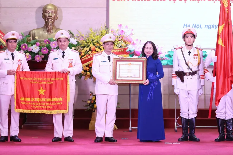 Dựa vào nhân dân, phát huy sức mạnh tổng hợp của hệ thống chính trị trong công tác cảnh vệ