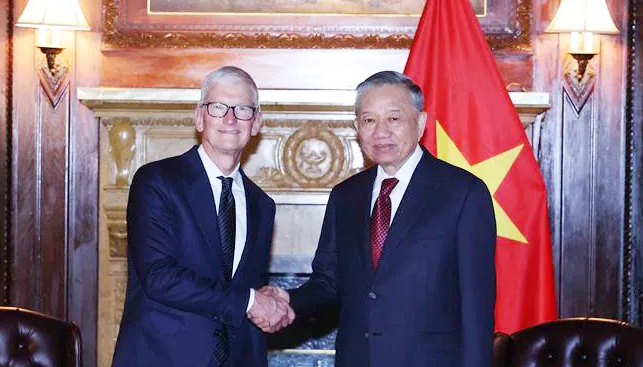 Tổng Bí thư, Chủ tịch nước Tô Lâm tiếp ông Tim Cook, Tổng Giám đốc Tập đoàn Apple. Ảnh: TTXVN