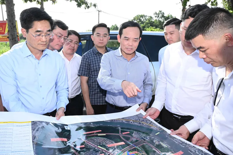 Bí thư Thành ủy TPHCM Trần Lưu Quang kiểm tra tiến độ xây dựng hạ tầng kỹ thuật Khu đô thị mới Thủ Thiêm