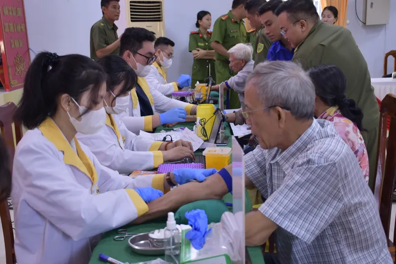 Thu nhận ADN thân nhân liệt sĩ chưa xác định danh tính