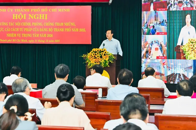 Bảo vệ người đấu tranh chống tham nhũng, lãng phí, tiêu cực