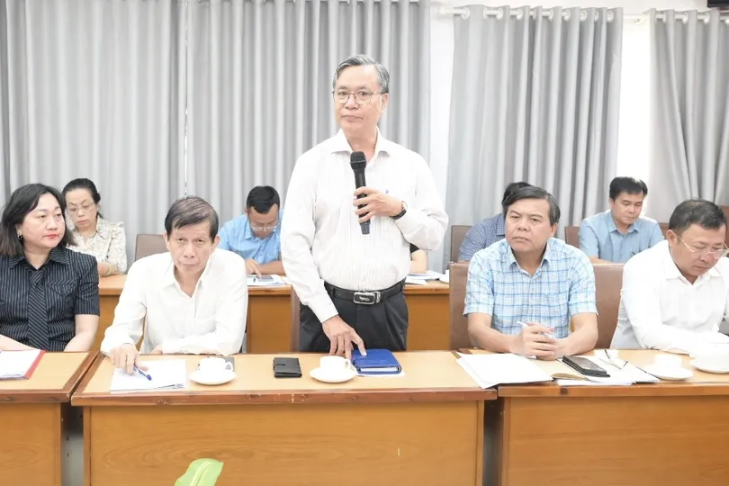 Thực hiện nghiêm việc mua và đọc báo, tạp chí của Đảng