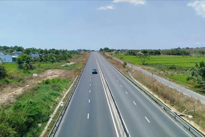 Tài xế tính toán lại lộ trình sau khi đường cao tốc thu phí