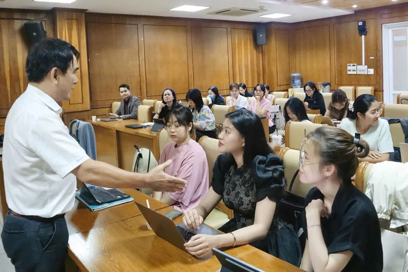 Bồi dưỡng kỹ năng phỏng vấn, đối thoại và điều phối tọa đàm cho phóng viên 