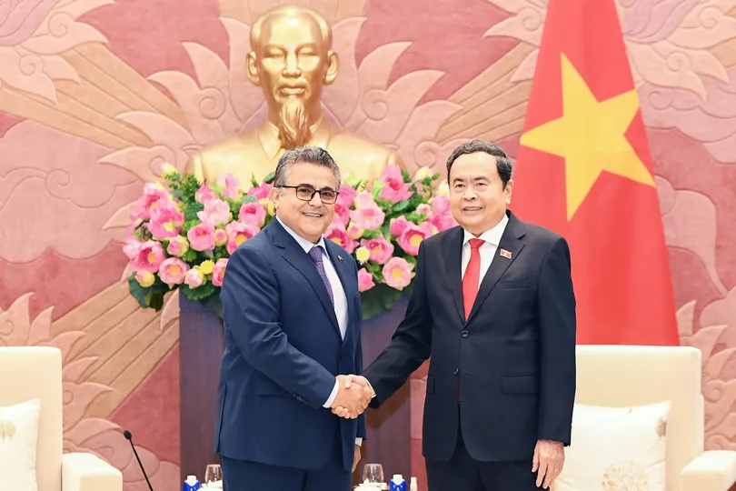 Chủ tịch Quốc hội Trần Thanh Mẫn tiếp Đại sứ Nhà nước Palestine tại Việt Nam Saadi Salama, tại Nhà Quốc hội. Ảnh: VIẾT CHUNG 