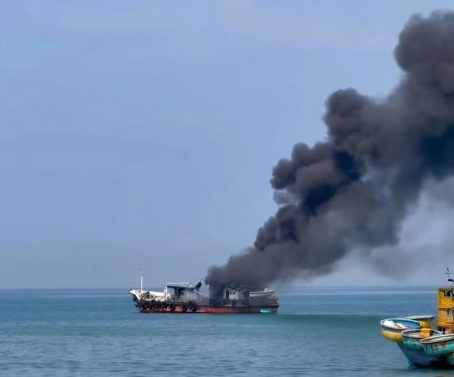 联香远海油轮爆炸起火