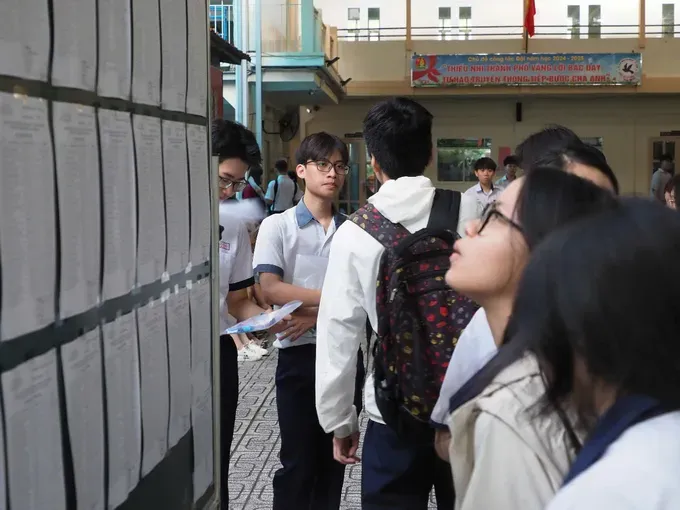 胡志明市公布公立高中学校十年级入学志愿报考人数