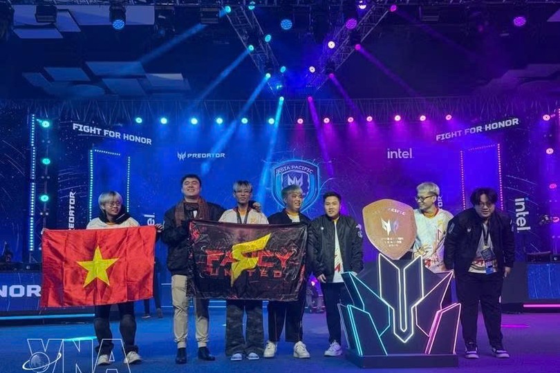 越南代表队——Fancy United Esports 战队亮相2026年掠夺者亚太电竞大赛。图自越通社