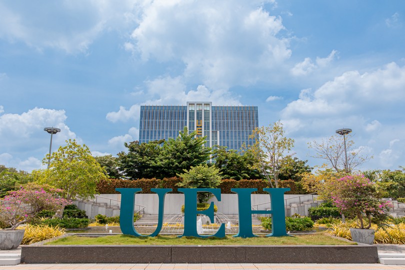 在南区的胡志明市经济大学。