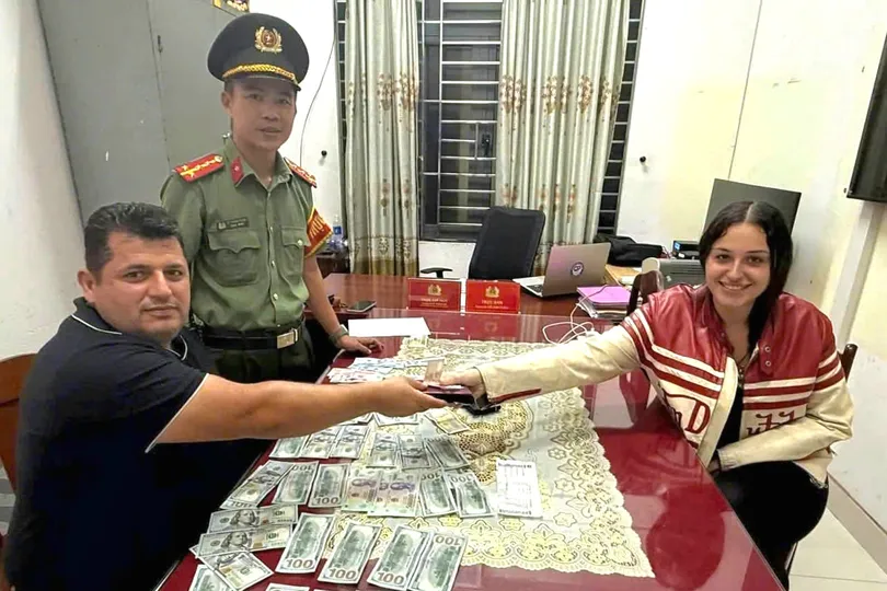 Đà Nẵng: Hai người nhặt được số tiền lớn, chủ động trả cho người mất