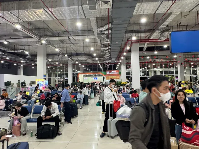 胡志明市东区车站若干企业调整车票价格。