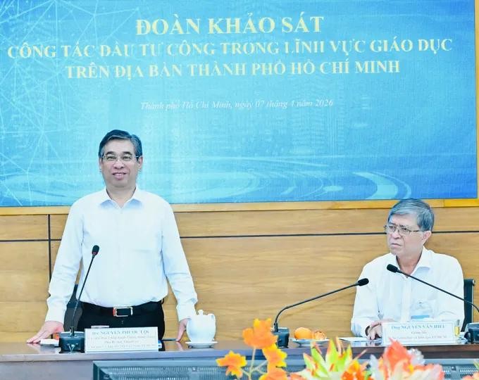 阮福禄同志在会上发表讲话。