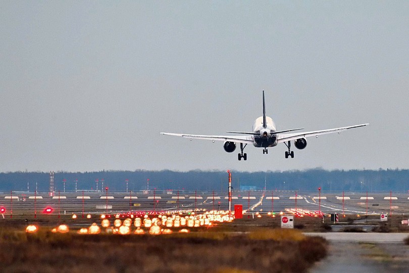 全球航空业高管会议聚焦燃油成本上涨与行业应对。