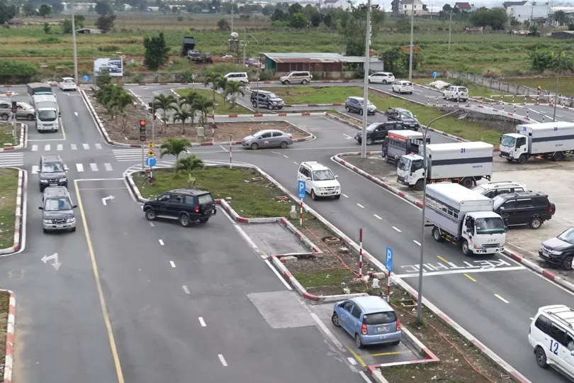 Nhiều giáo viên dạy lái xe không vượt qua kỳ kiểm tra thực hành