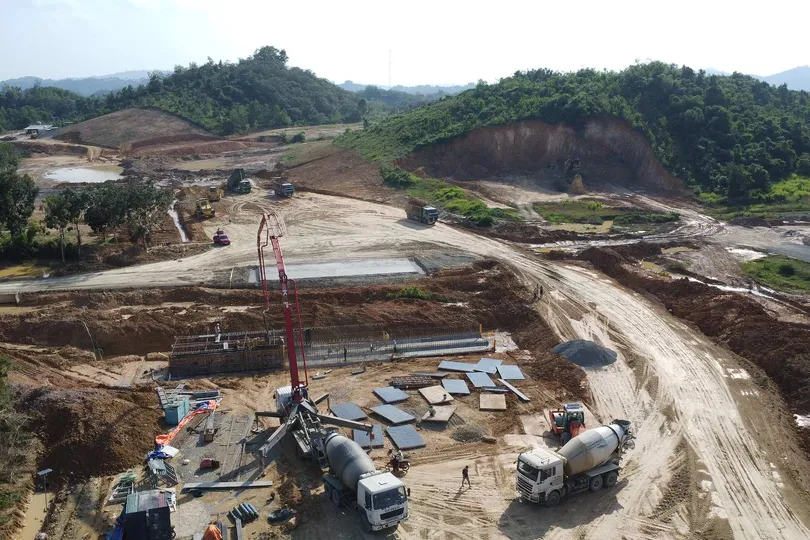 Trên công trường đường cao tốc Tân Phú – Bảo Lộc và Bảo Lộc – Liên Khương 