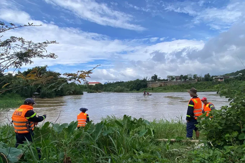 Tìm thấy thi thể nữ sinh rơi xuống sông Đạ Dâng