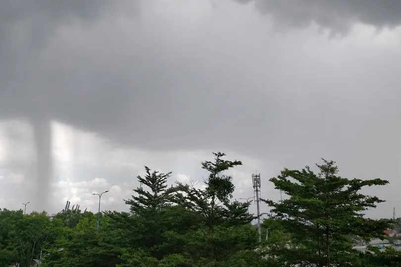 TPHCM oi nóng ban ngày, chiều tối có mưa dông