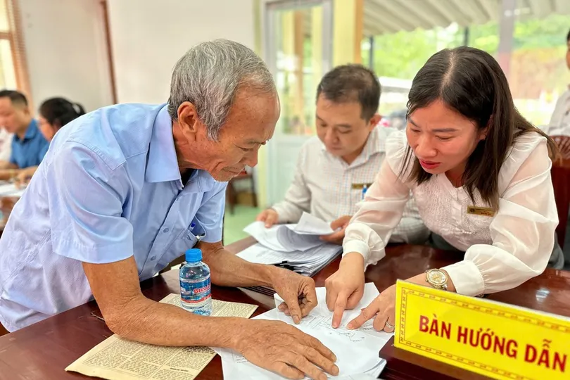 Dẹp nạn ưu ái “cò” làm thủ tục đất đai