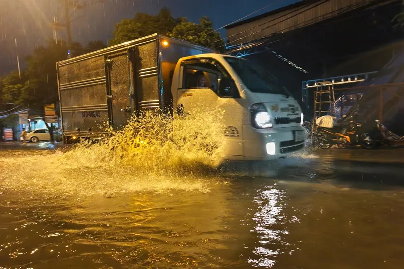 Đông Nam bộ giảm mưa, ĐBSCL mưa từ đêm đến sáng